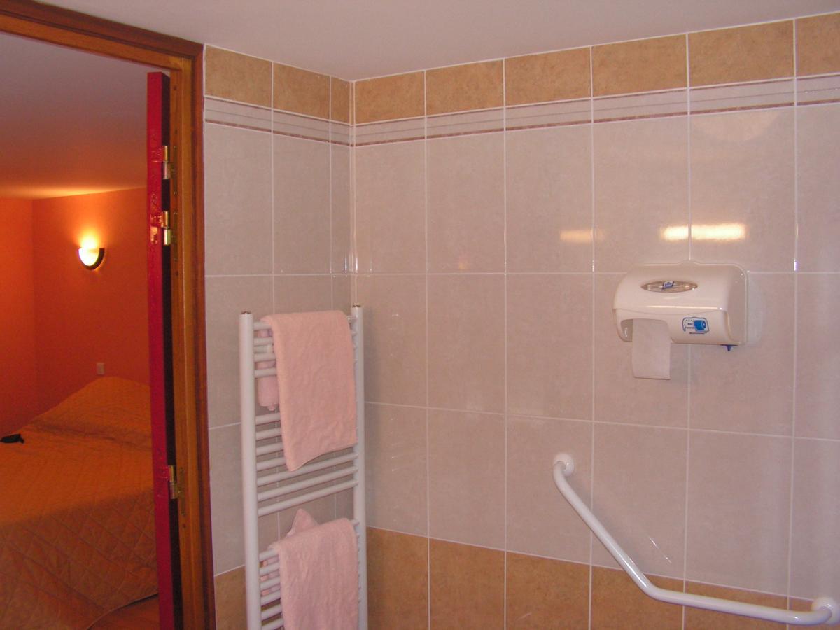 Au P'Tit Quinquin Hotell Le Val-Saint-Père Eksteriør bilde
